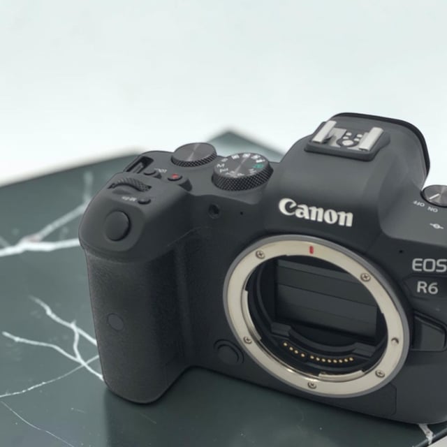 EOS R6 ボディ