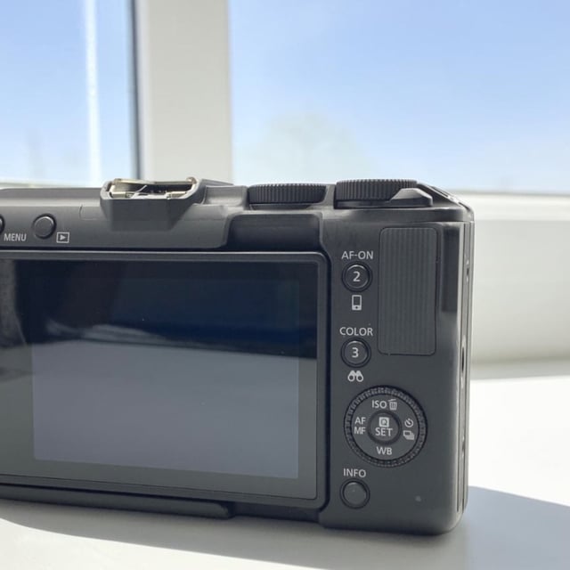 EOS R50 V ボディ "ブラック"