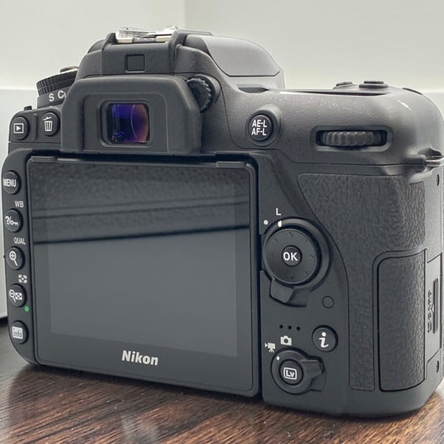 D7500 ボディ