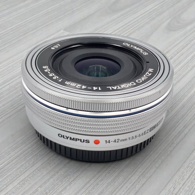 M.ZUIKO DIGITAL ED 14-42mm F3.5-5.6 EZ