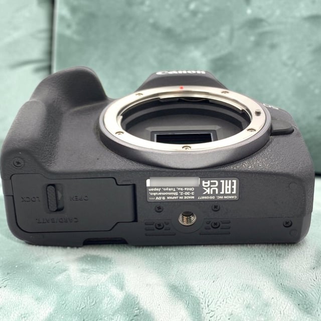 EOS R50 ボディ "ブラック"