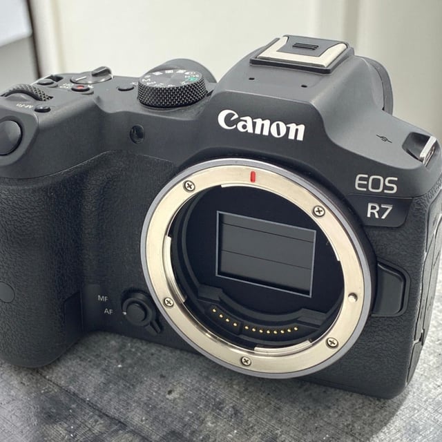 EOS R7 ボディ