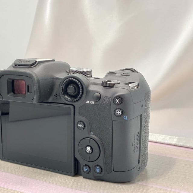 EOS R7 ボディ