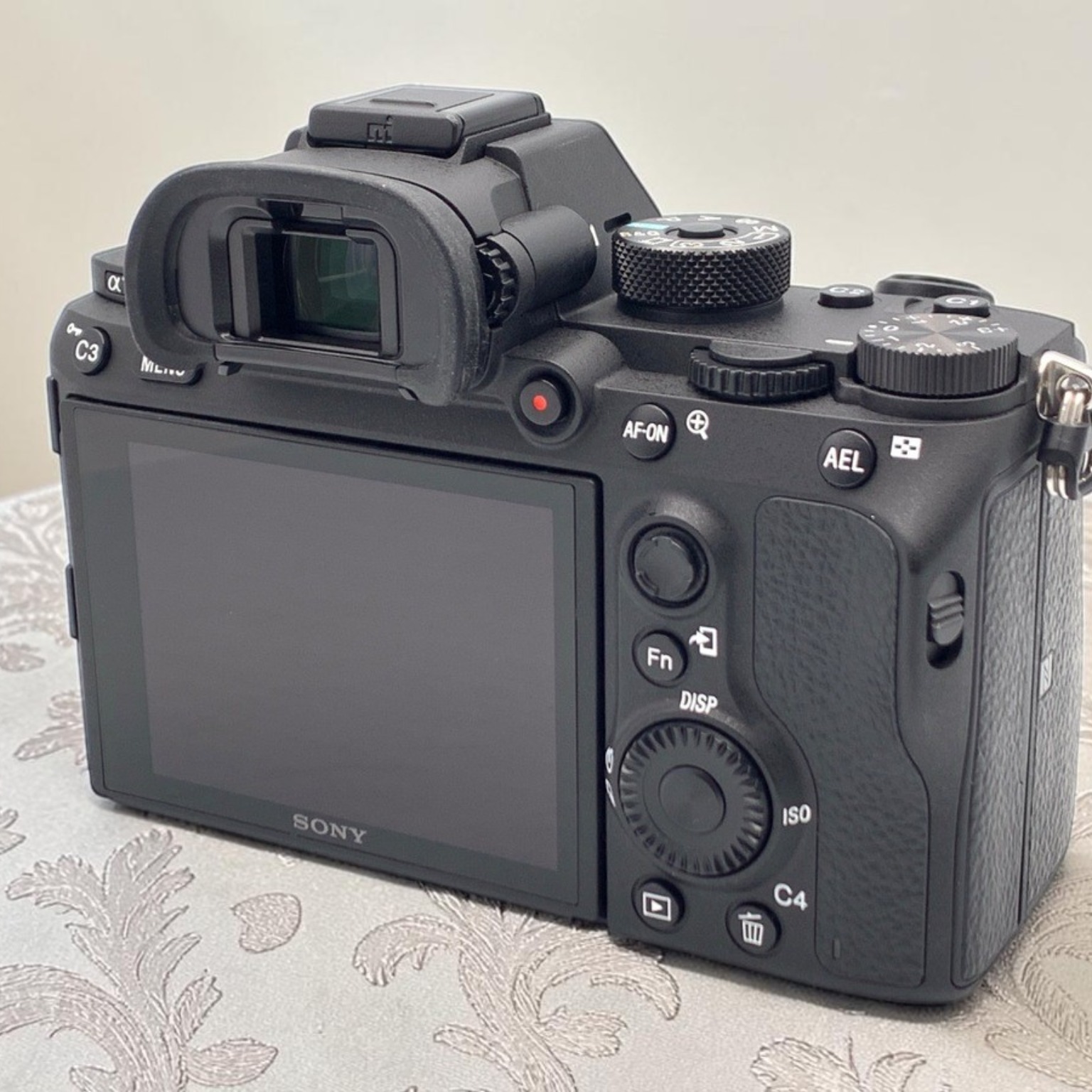 SONY α7 II ILCE-7M2 ボディの中古 (美品)・¥67,060 by しのべ