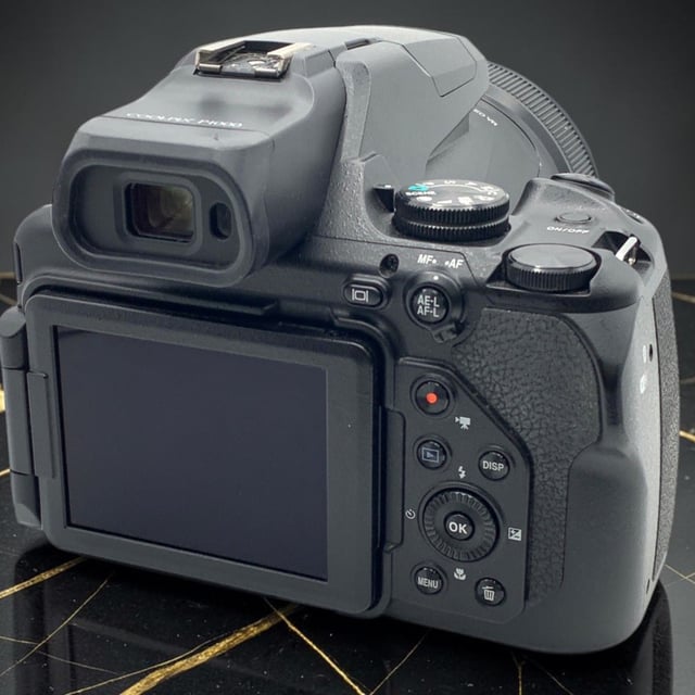 COOLPIX P1000
