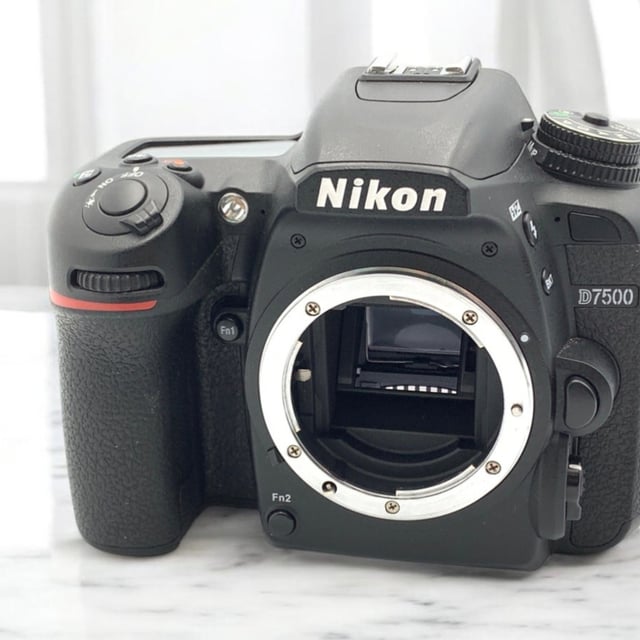 D7500 ボディ