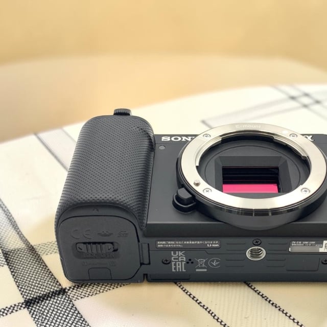 VLOGCAM ZV-E10 ボディ "ブラック"
