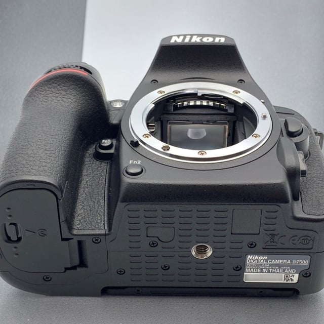 D7500 ボディ