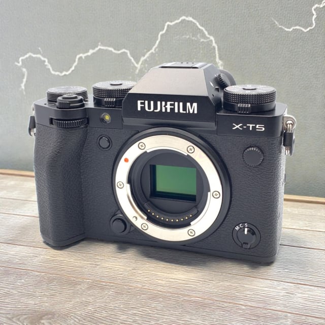 X-T5 ボディ 日英2言語設定モデル "ブラック"