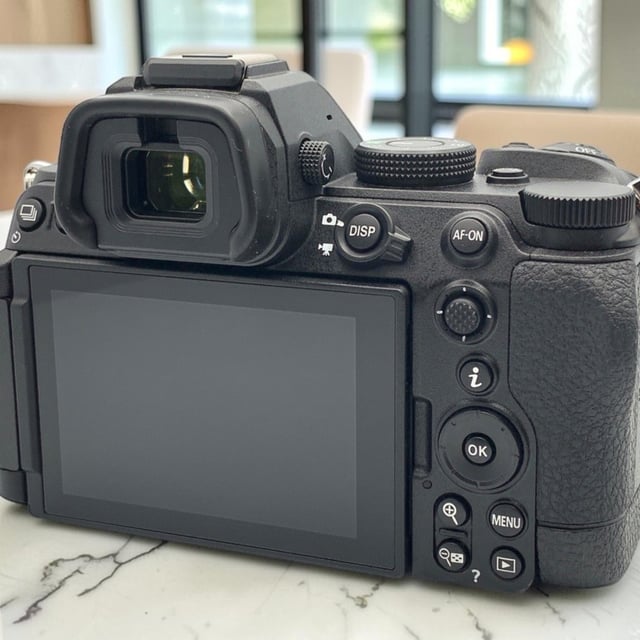 Z5II ボディ