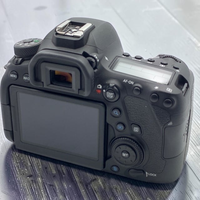 EOS 6D Mark II ボディ
