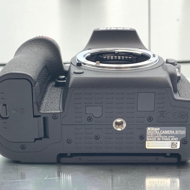D7500 ボディ