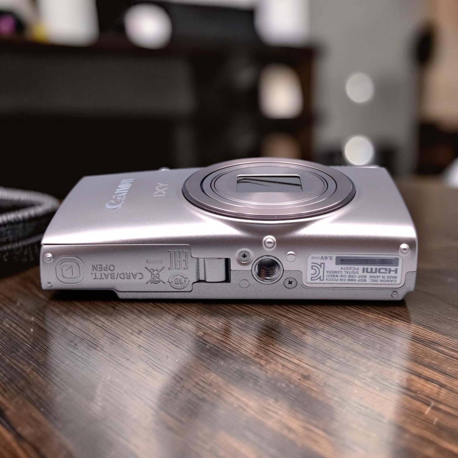 Canon IXY 650 m 