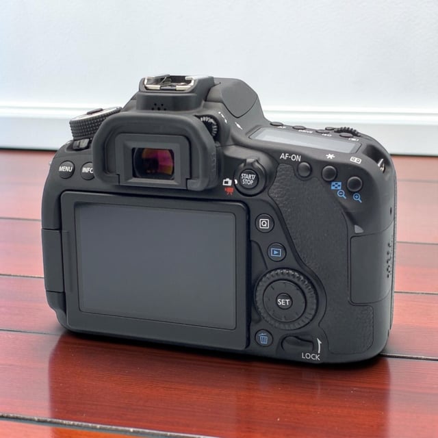 EOS 80D ボディ