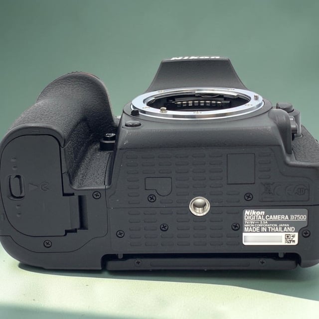 D7500 ボディ