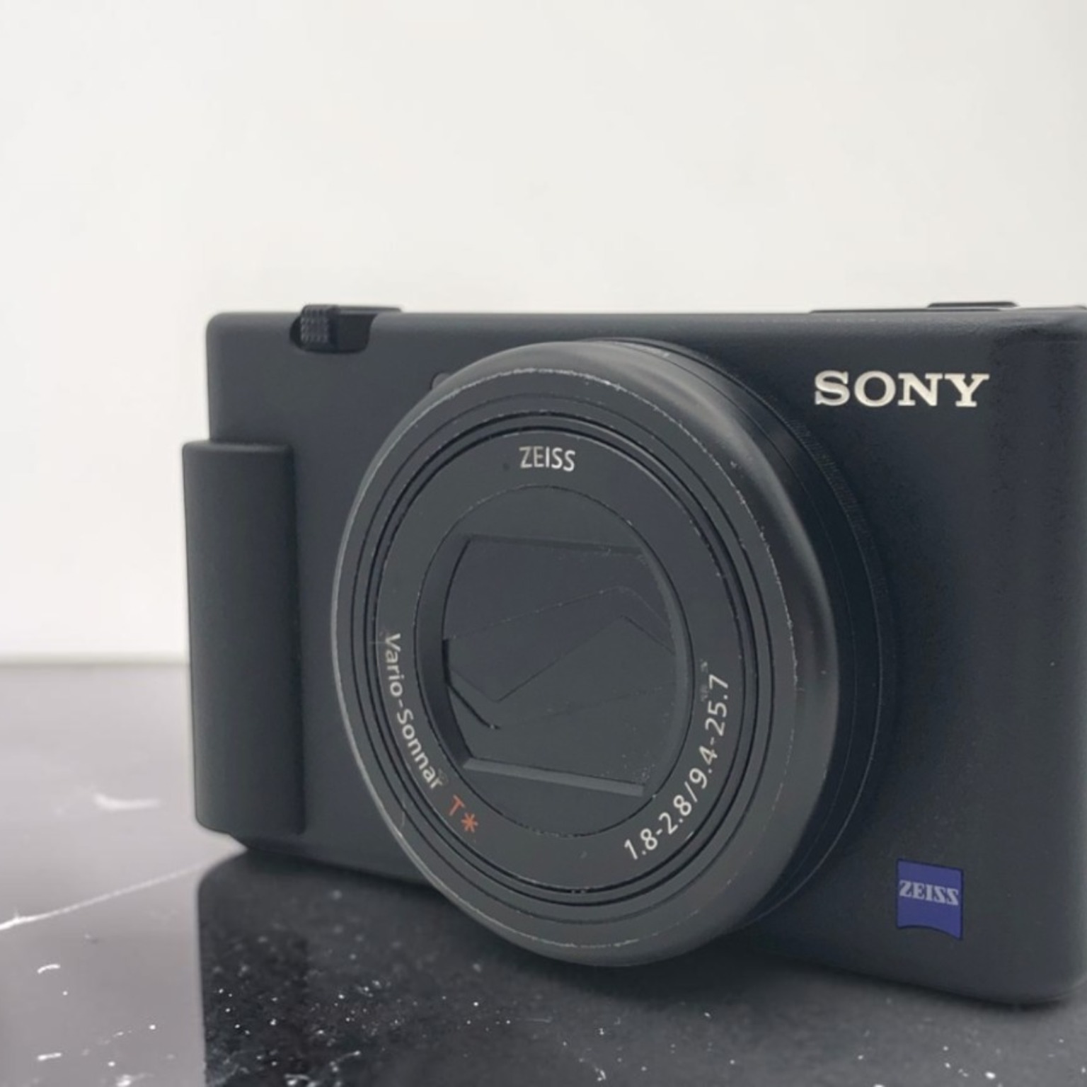 SONY VLOGCAM ZV-1 