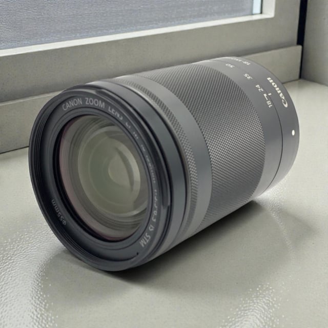 EF-M18-150mm F3.5-6.3 IS STM "グラファイト"