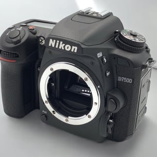 D7500 ボディ
