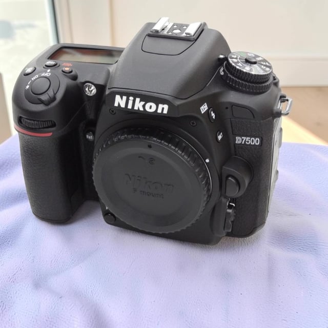 D7500 ボディ