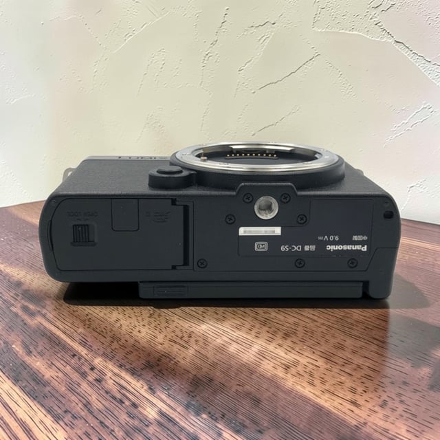 LUMIX S9(DC-S9) ボディ "ダークシルバー"