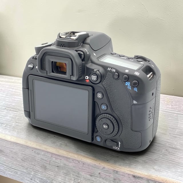 EOS 80D ボディ