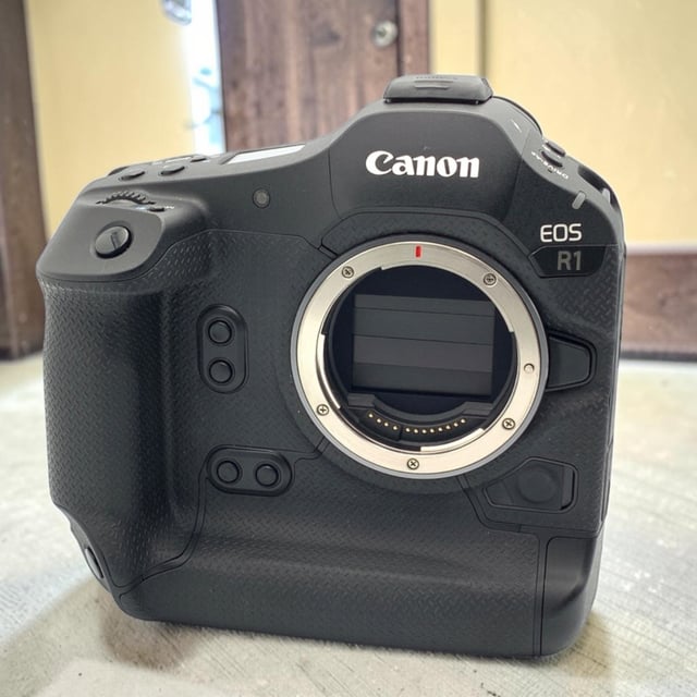EOS R1 ボディ
