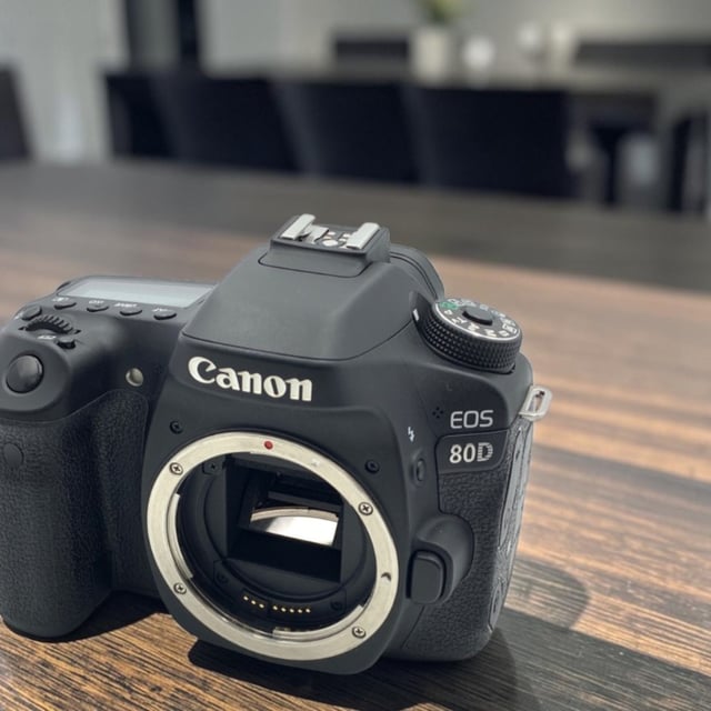 EOS 80D ボディ