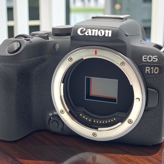 EOS R10 ボディ