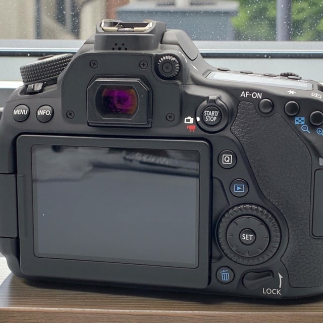 EOS 80D ボディ
