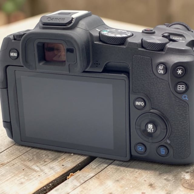 EOS R8 ボディ