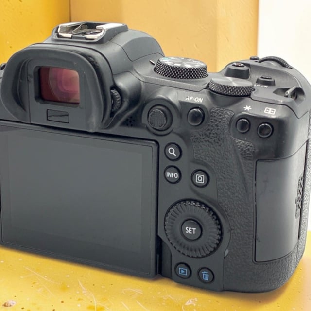 EOS R6 ボディ