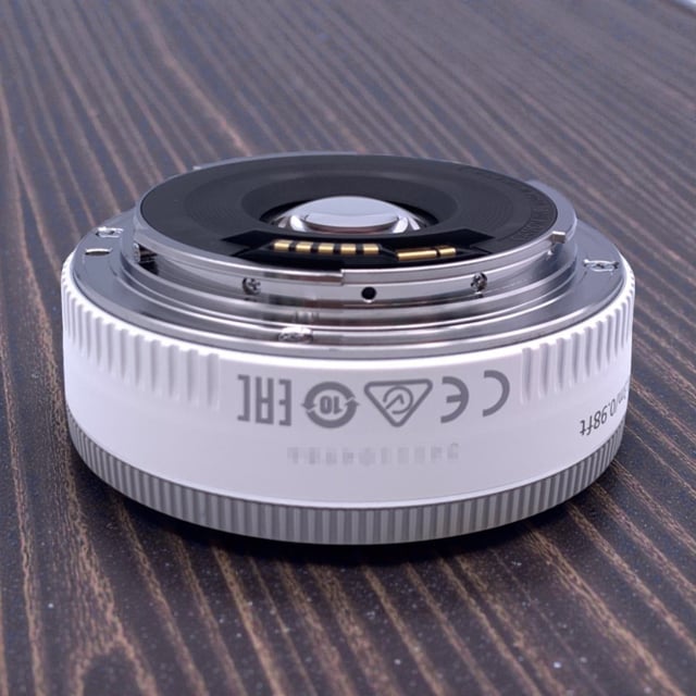 EF 40mm F2.8 STM