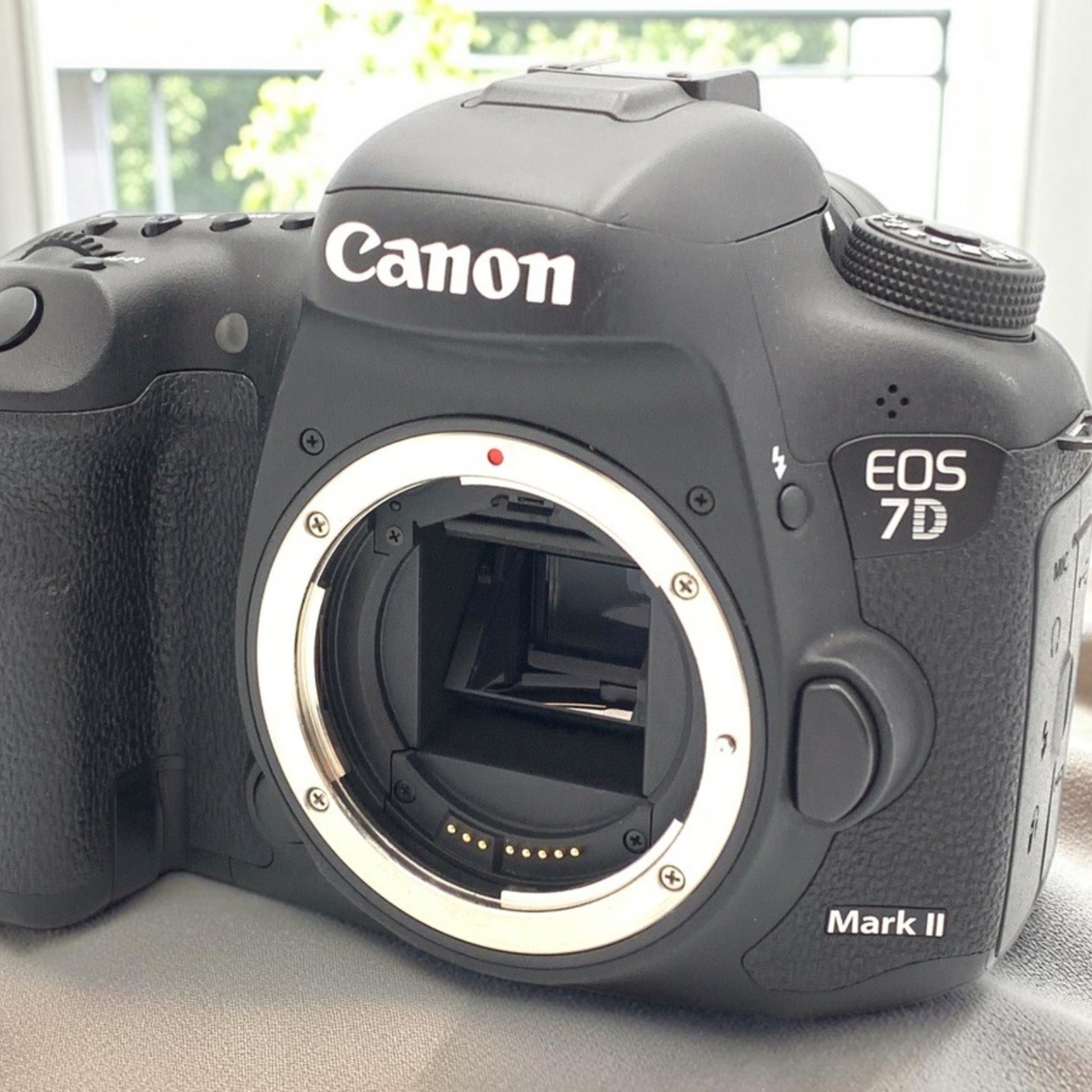 Canon EOS Kiss X7i ダブルズームキットの新品/中古の在庫一覧