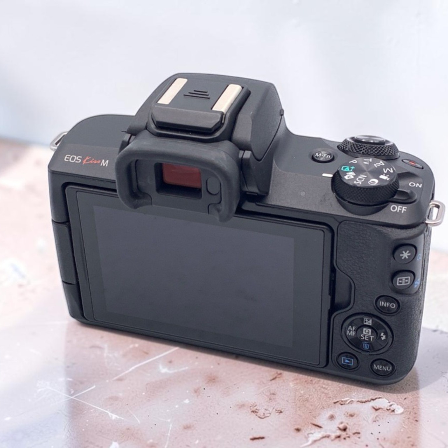 Canon EOS Kiss M ボディ 