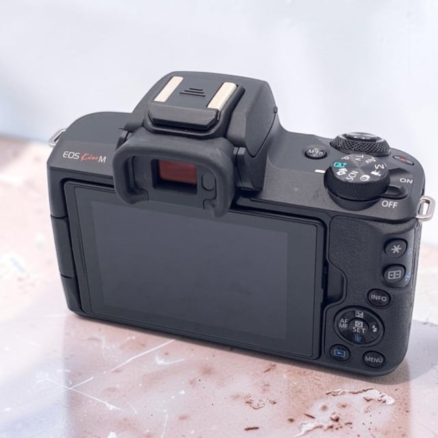 EOS Kiss M ボディ "ブラック"
