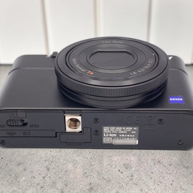 サイバーショット RX100(DSC-RX100)
