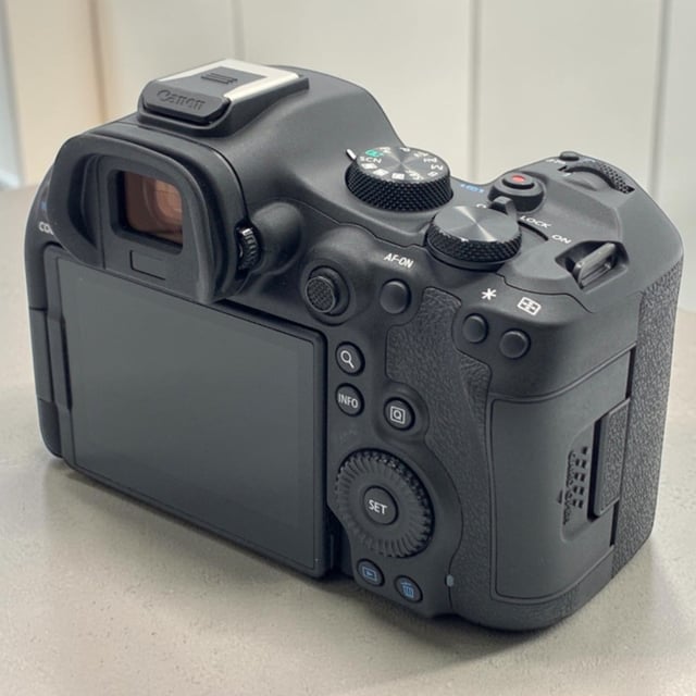 EOS R6 Mark III ボディ