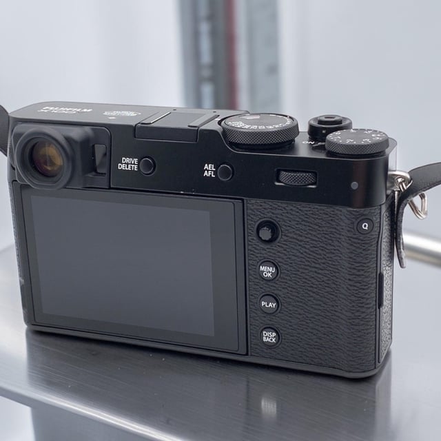 X100V "ブラック"