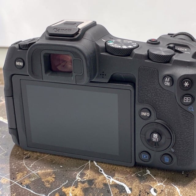 EOS R8 ボディ