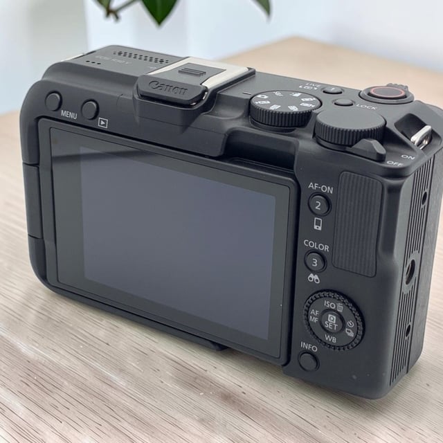 EOS R50 V ボディ "ブラック"
