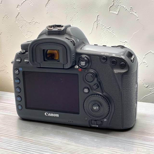 EOS 5D Mark IV ボディ