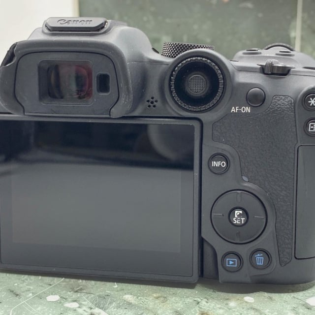EOS R7 ボディ