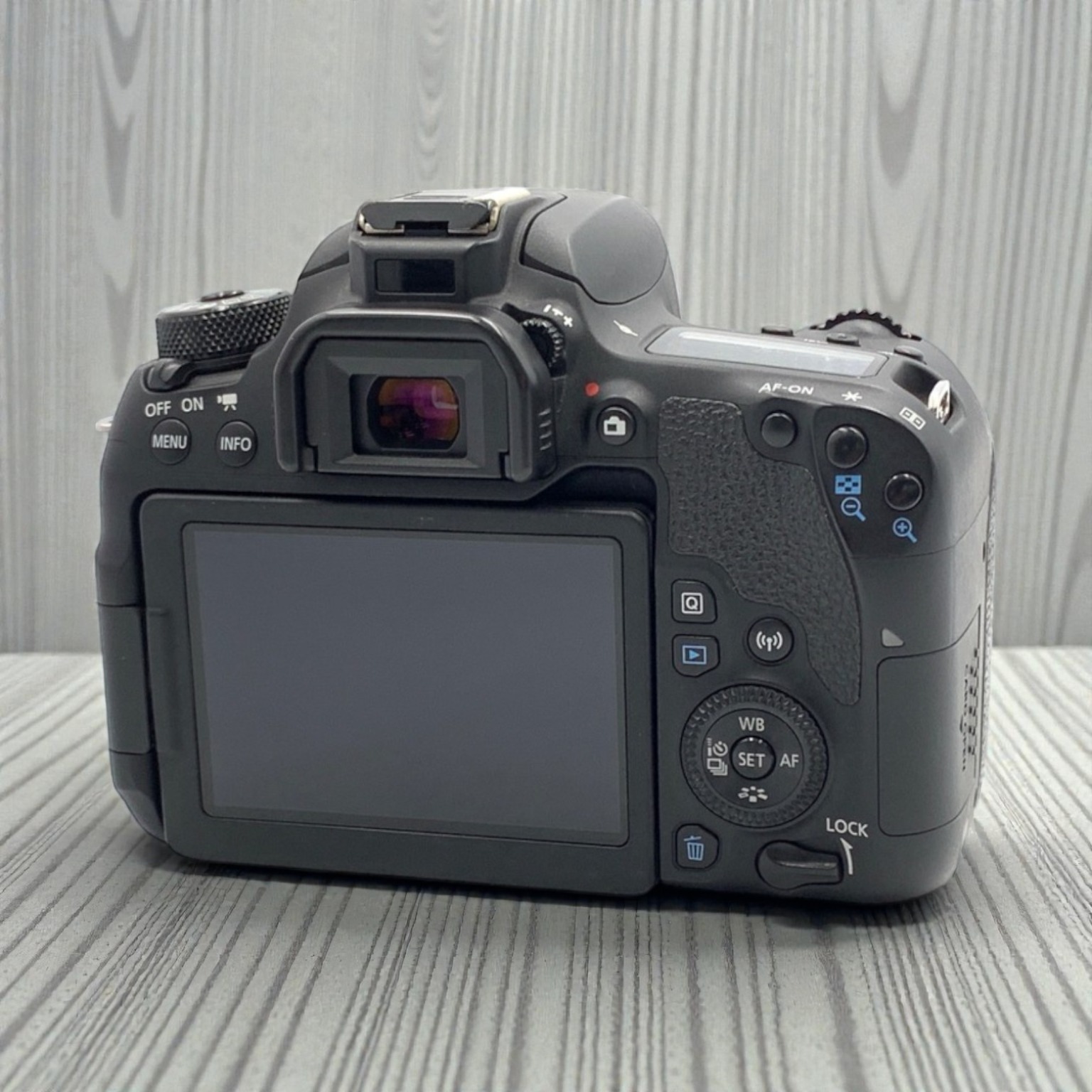 Canon EOS 9000D ボディの中古 (美品)・¥25,730 売り切れ by れとひ