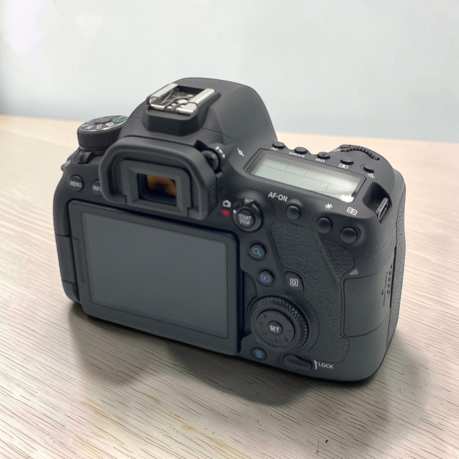 EOS 6D mark2 ボディ Canon EOS 6D Mark II ボディの中古 (美品)・¥97,200 by tonnel