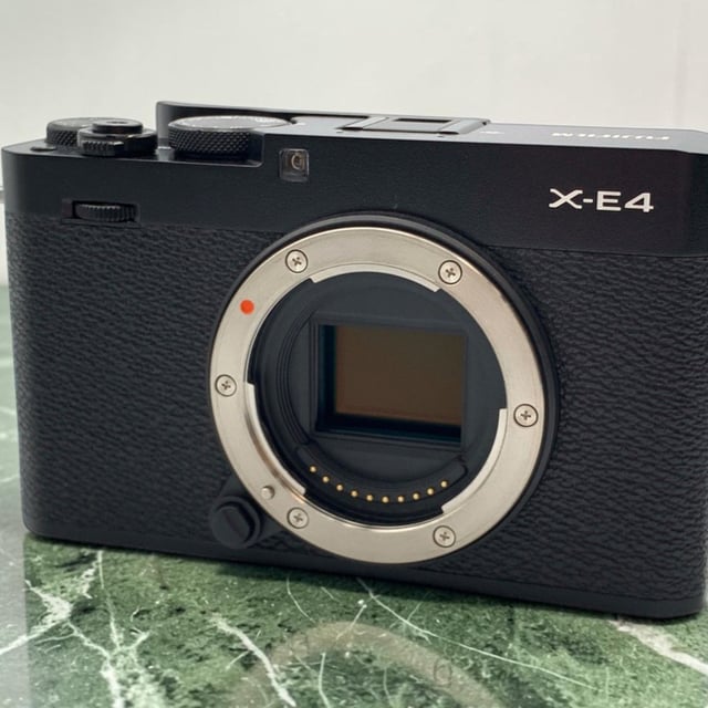 X-E4 ボディ "ブラック"
