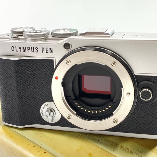 OLYMPUS PEN E-P7 ボディ "シルバー"