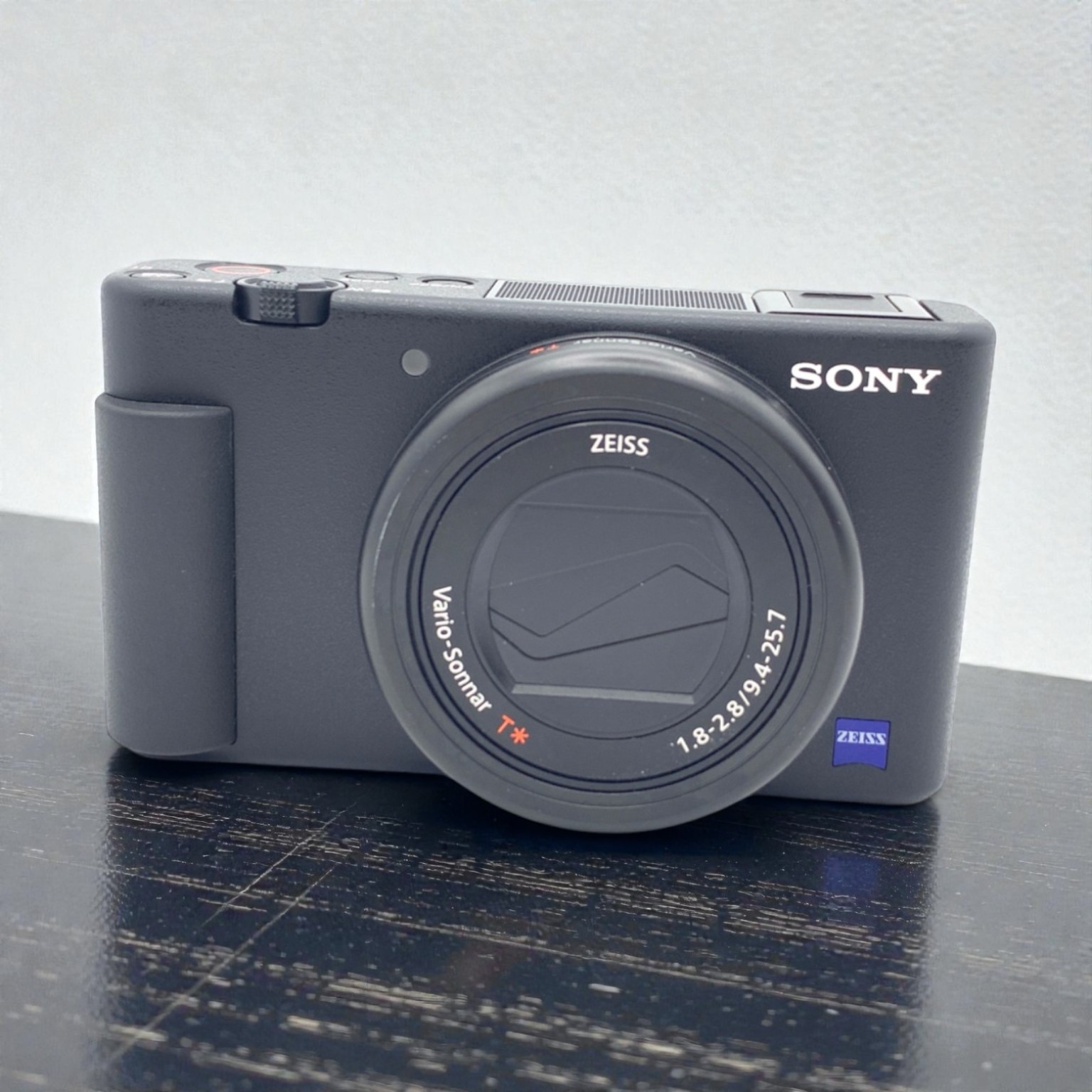 SONY VLOGCAM ZV-1 