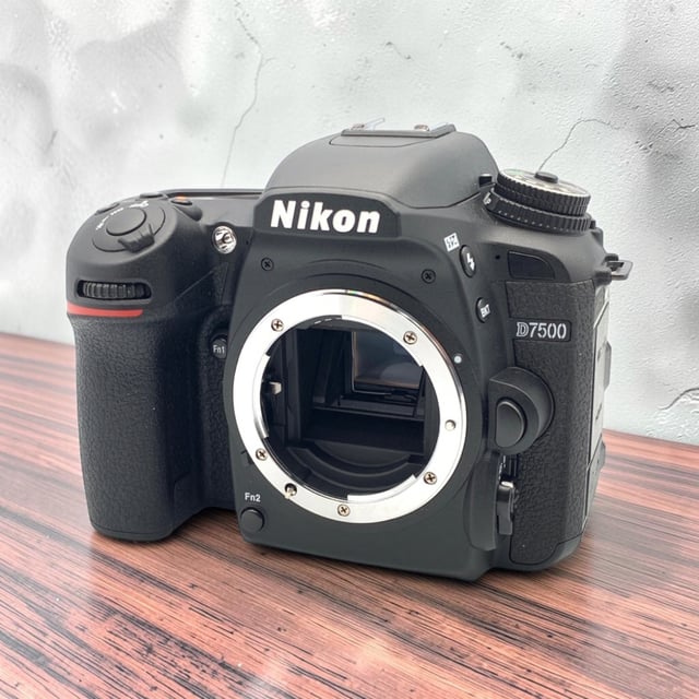 D7500 ボディ