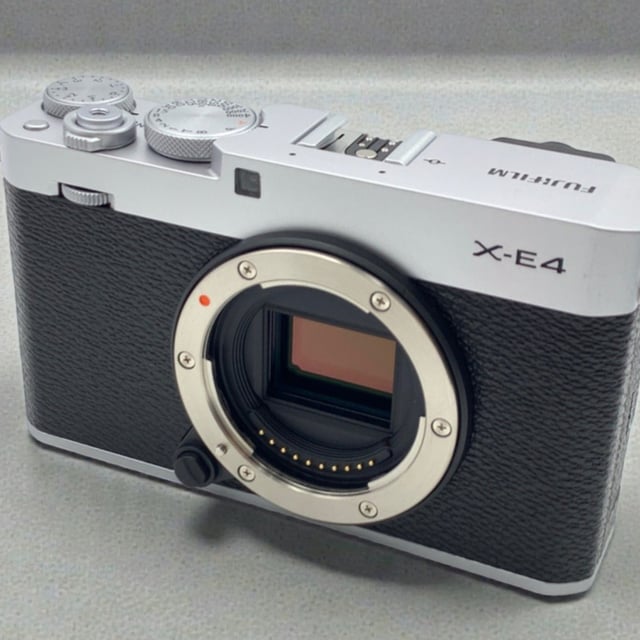 X-E4 ボディ