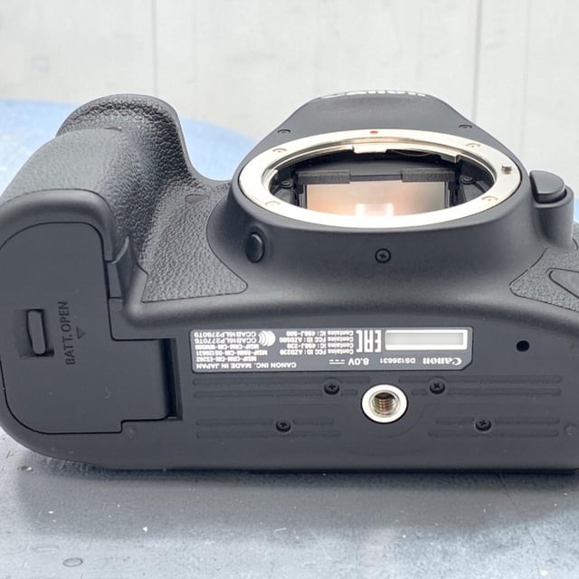 EOS 6D Mark II ボディ